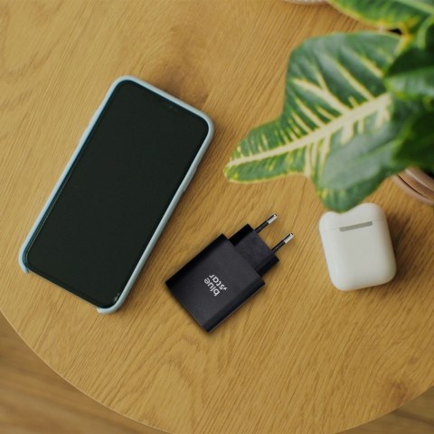 Ładowarka sieciowa do telefonu Blue Star USB C + USB A QC4.0 PD 3A 25W TFB-TC-25WPD czarna