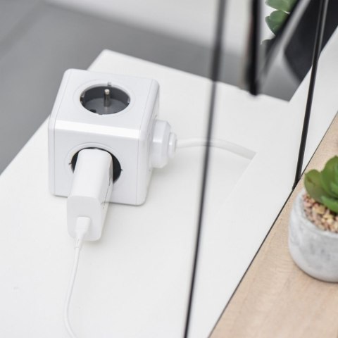 Ładowarka sieciowa do telefonu Forcell F-Energy USB C QC4.0 PD 3A 25W + kabel USB C do USB C TFK-TC-25WPD biała