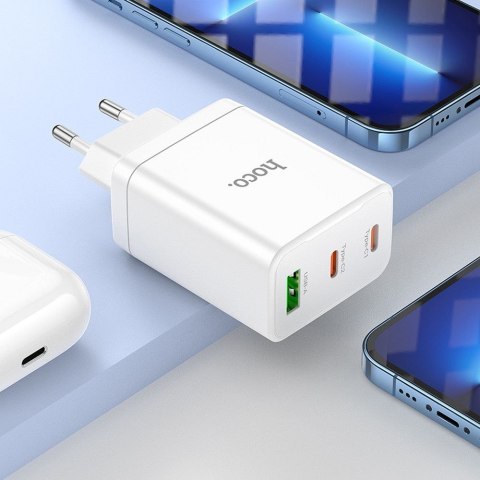 Ładowarka sieciowa do telefonu Hoco 2 x USB C + USB A QC3.0 PD 3A 35W + kabel USB C do Lightning N33 biała