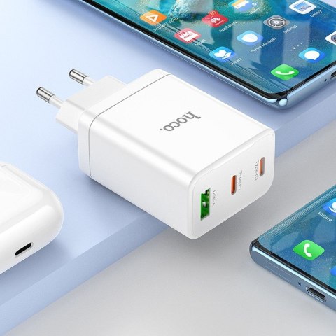 Ładowarka sieciowa do telefonu Hoco 2 x USB C + USB A QC3.0 PD 3A 35W + kabel USB C do USB C N33 biała